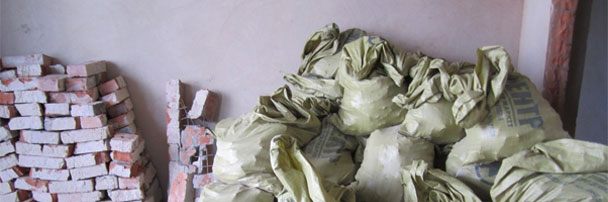 Выносим мусор, не складируя в подъезде или тамбуре.